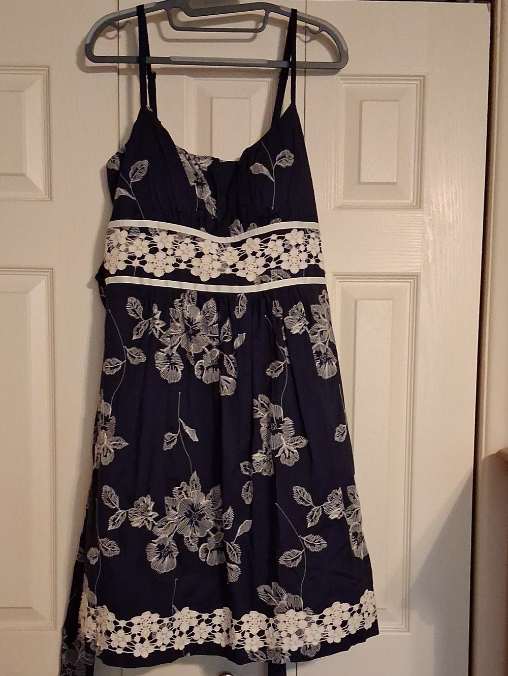 dressbarn Sundress 100% Cotton Lace and Embroidered Detail SZ 14 Fully Lined